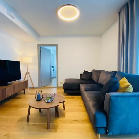 New Family Friendly With Terrace+free Parking *
